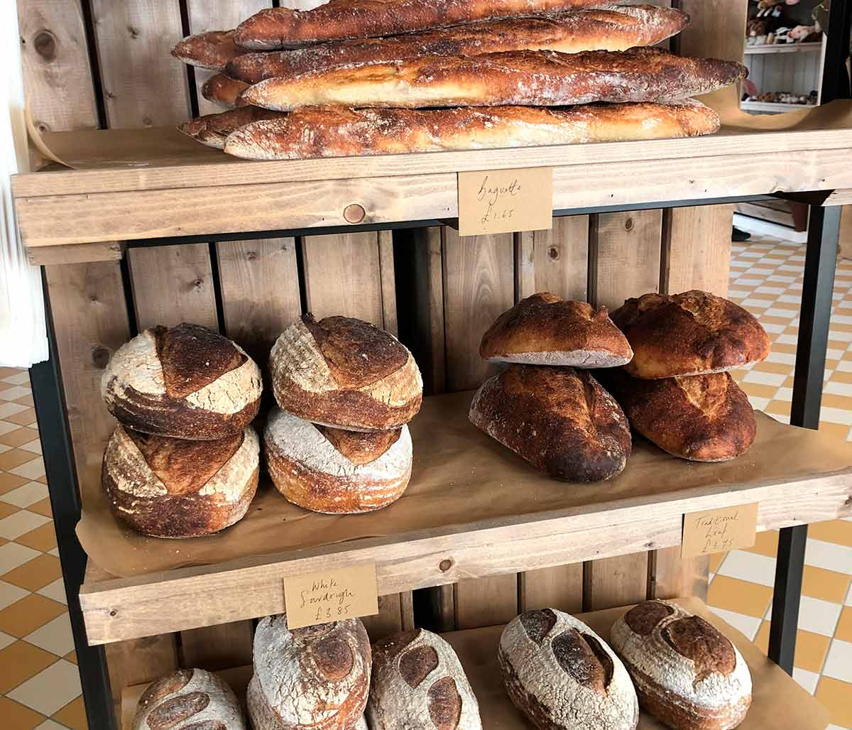 Farm Shop & Café Hogshaw Farm & Wildlife Park